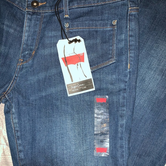 BNWT midrise flare jeans - Picture 5 of 5